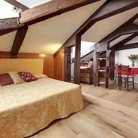 Ca' Badoer Attic Apartamento