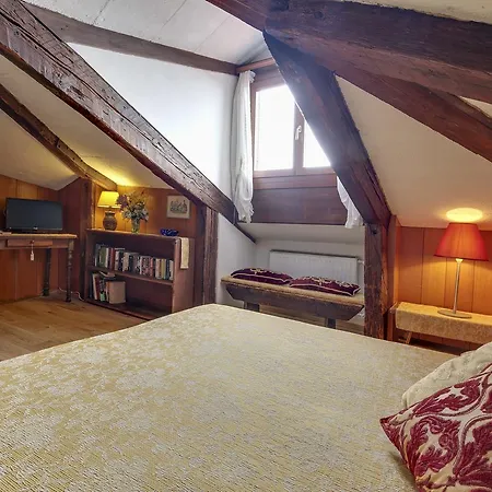 Ca' Badoer Attic * البندقية